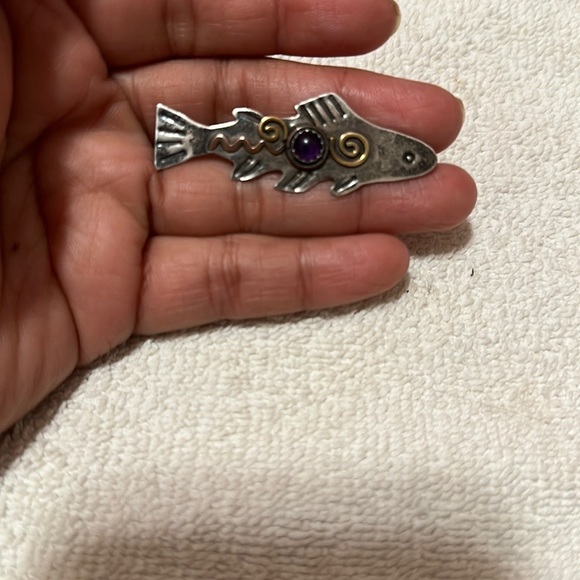 Vintage Artissan Made Sterling Silver Amethyst Fish Pin/ Pendant - Picture 4 of 7